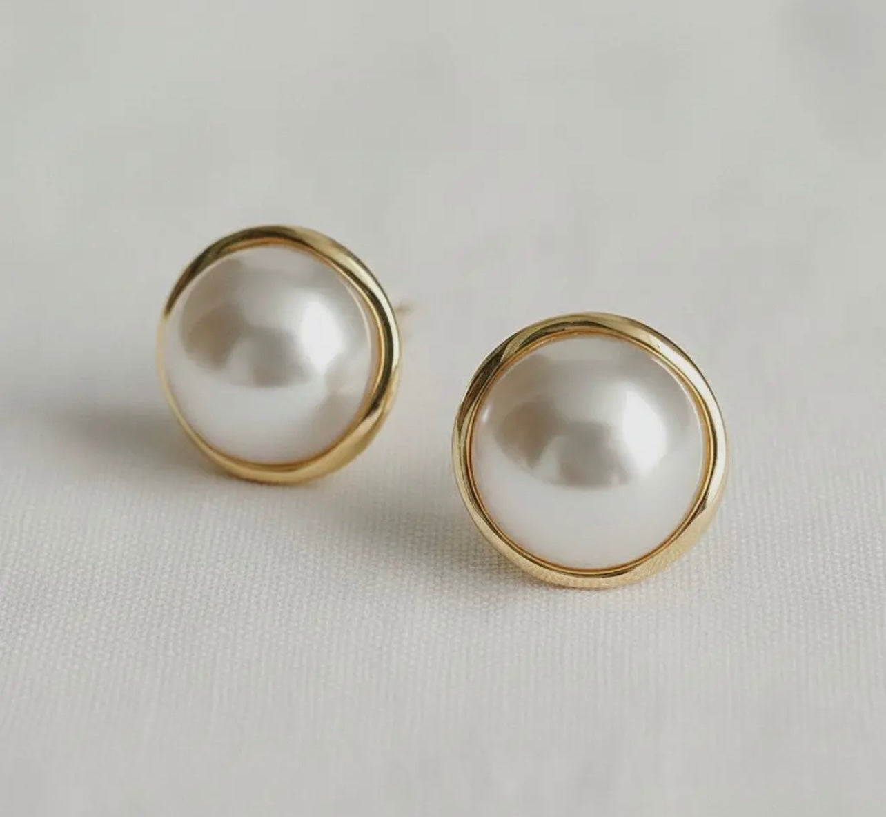 Pearl Stud