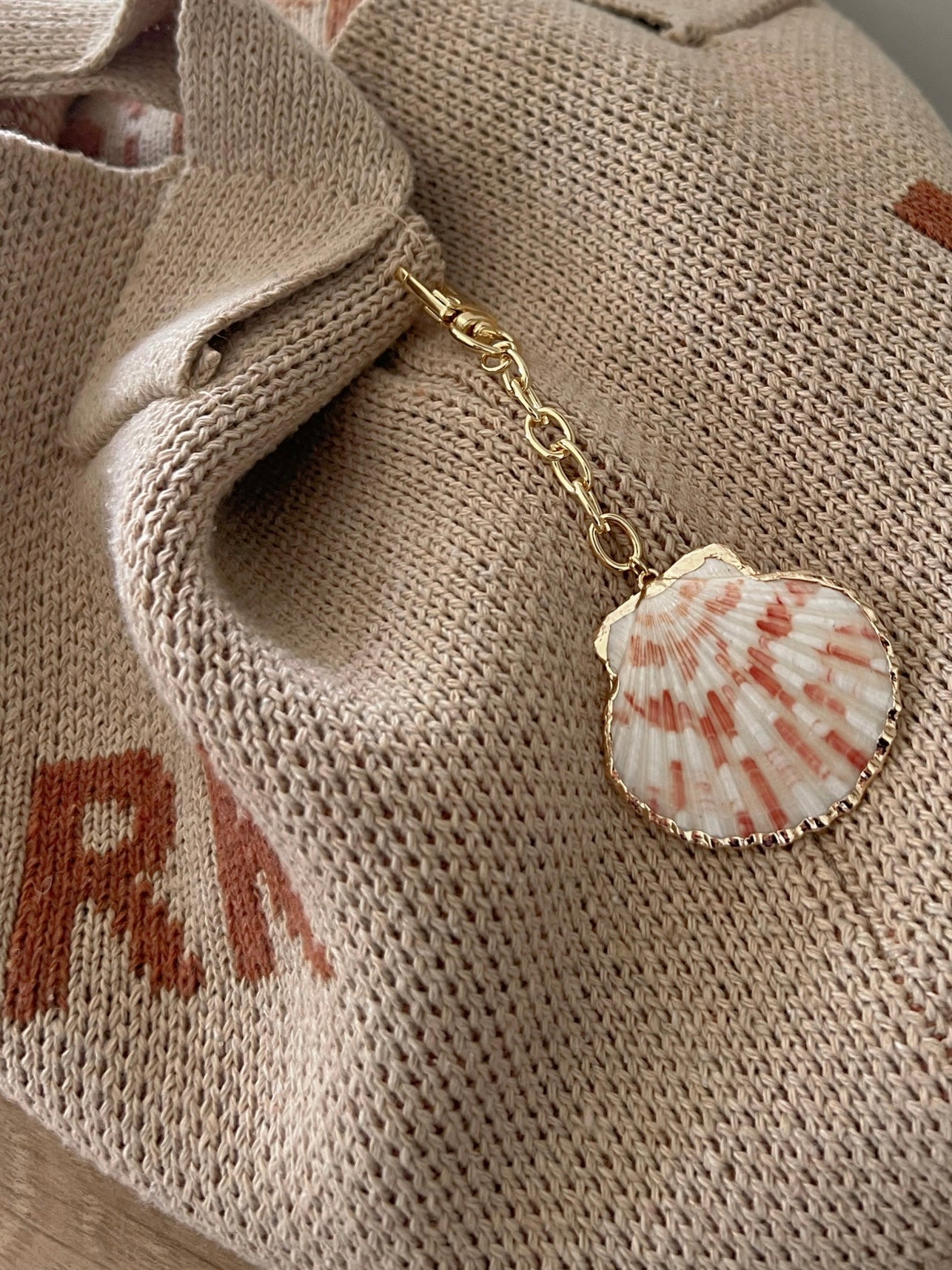 Charm Bar Shell Bag Charm