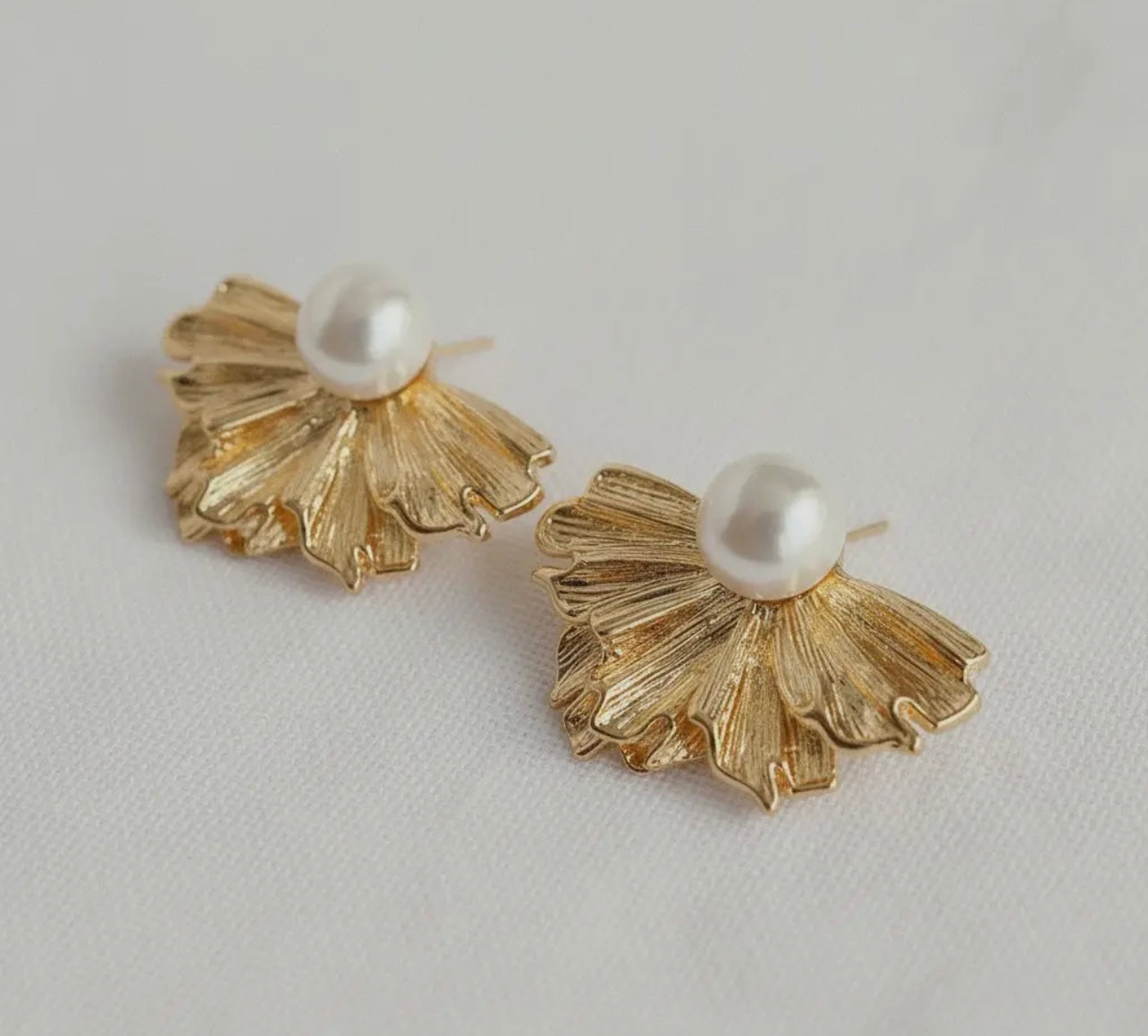 Flora Pearl Stud