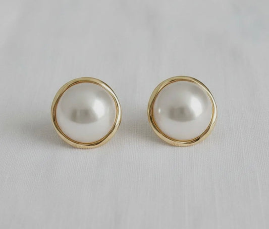 Pearl Stud